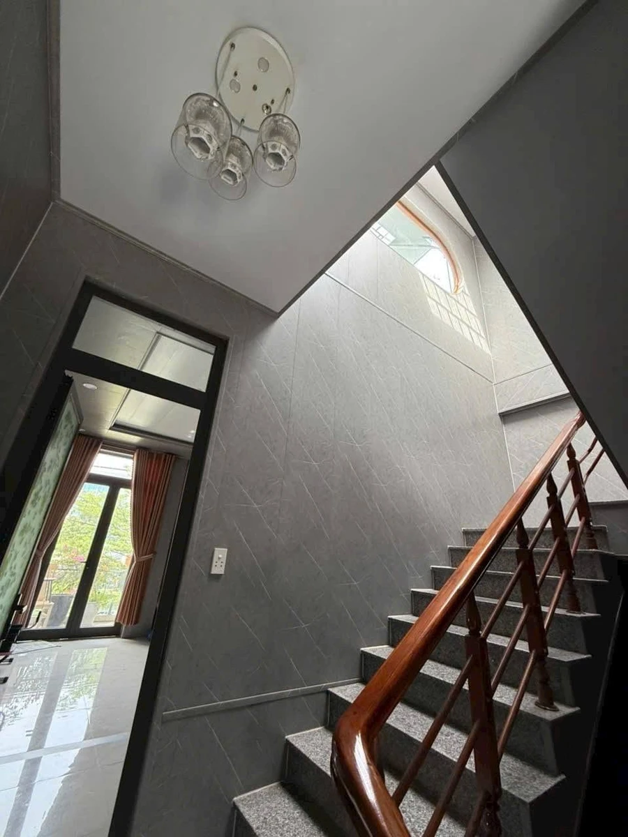 Bán nhà mặt tiền Hòa Xuân 97m² 4PN 6 tỷ - Ảnh thu nhỏ 2
