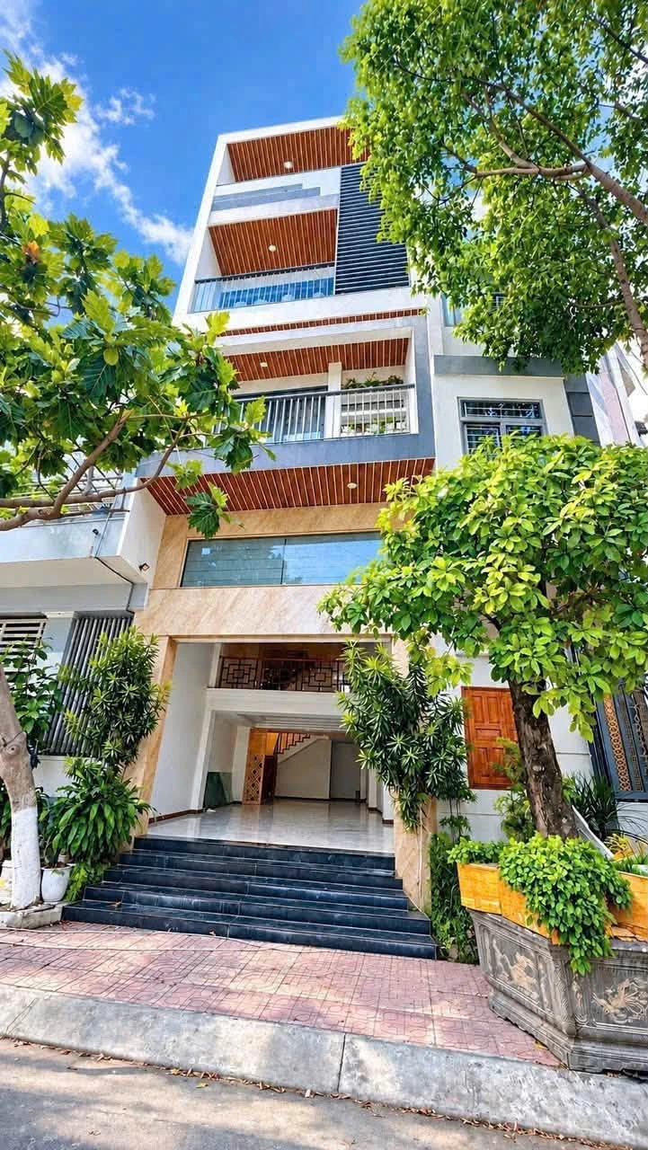 Bán nhà 5 tầng mặt tiền Trường Sơn, Nha Trang, 91.3m2, 3PN - Ảnh 1