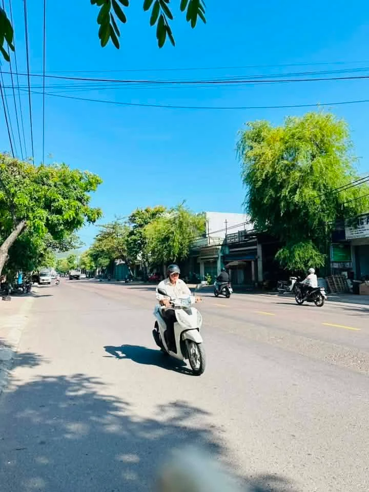 Bán nhà mặt tiền 3 tầng 72m2 Phường Nhơn Phú Quy Nhơn - Ảnh 1