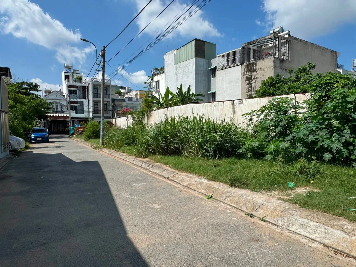 Bán đất Quận 9 960m2, 42 tỷ, phân lô được 10 lô - Ảnh thu nhỏ 2