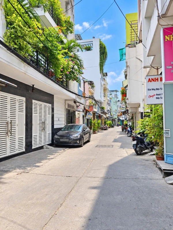 Bán nhà 2 tầng 62m² góc 2 mặt tiền Phan Đình Phùng Phú Nhuận