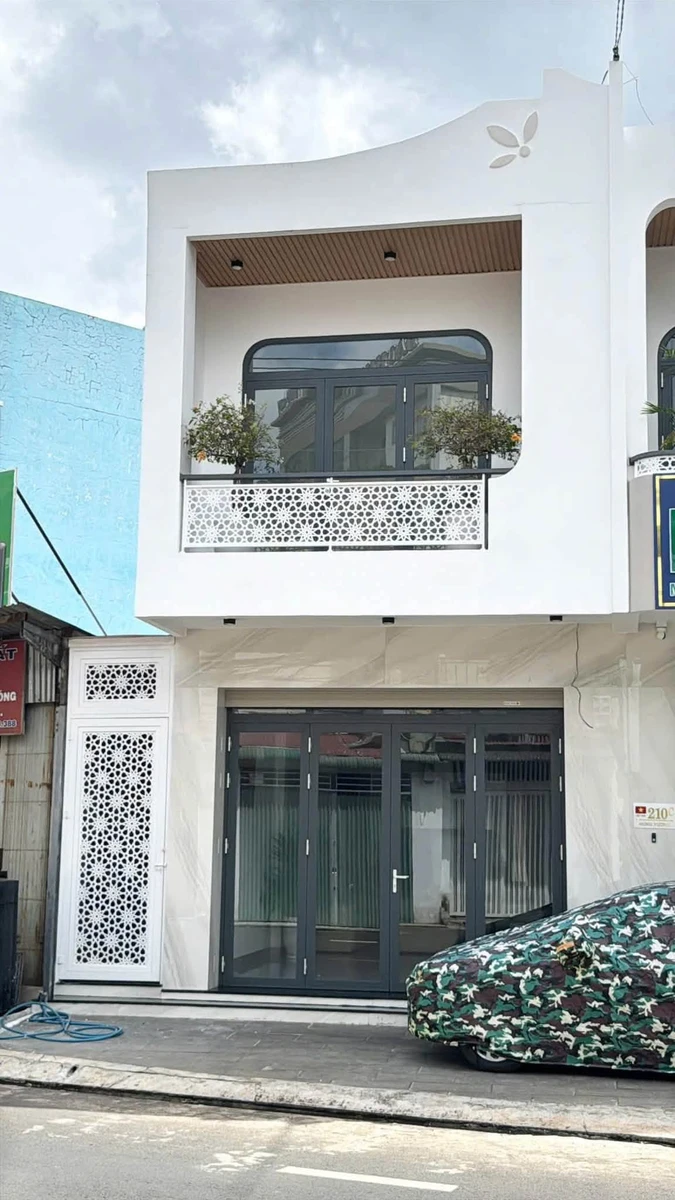 Bán nhà mặt tiền 212m² 3PN 7,35 tỷ Hùng Vương Q1 - Ảnh thu nhỏ 2