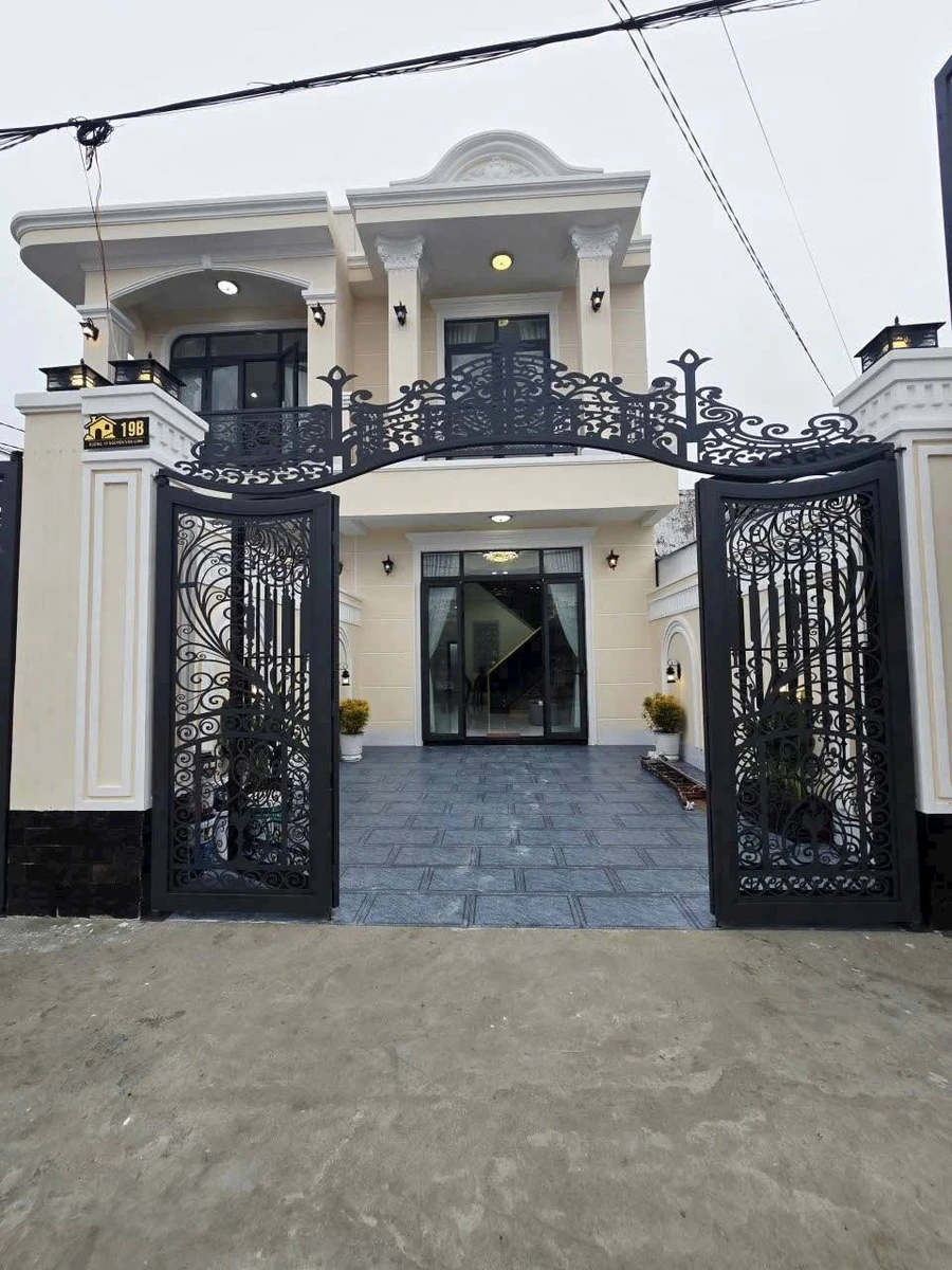 Bán nhà lầu mặt tiền Nguyễn Văn Linh, Tây Ninh, 110m2, 2.59 tỷ - Ảnh 1