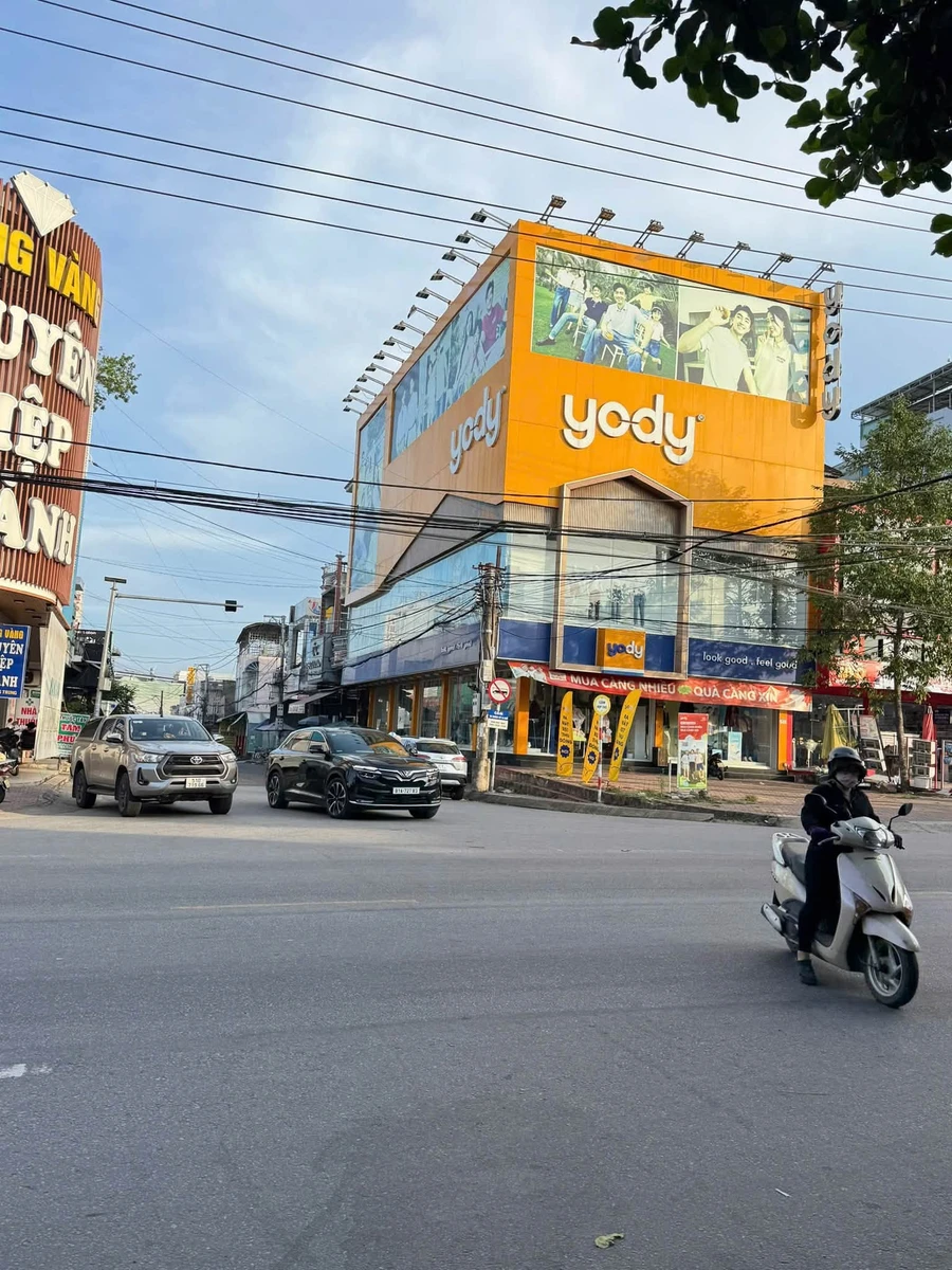 Bán shophouse 2 mặt tiền 200m² An Khê Gia Lai, cho thuê 50tr/tháng - Ảnh 1