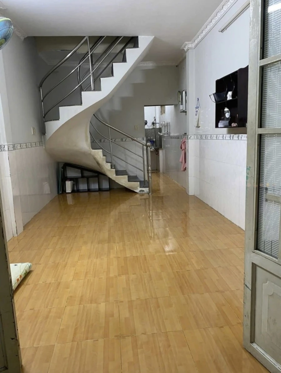 Bán nhà 4 tỷ 2 mặt tiền Lê Hồng Phong Q10, 42 m² - Ảnh 1