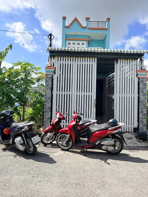 Bán nhà 1 trệt 1 lầu 4 phòng ngủ 4x22,9m KDC Phúc Giang - Long Cang, Cần Đước giá 1,88 tỷ