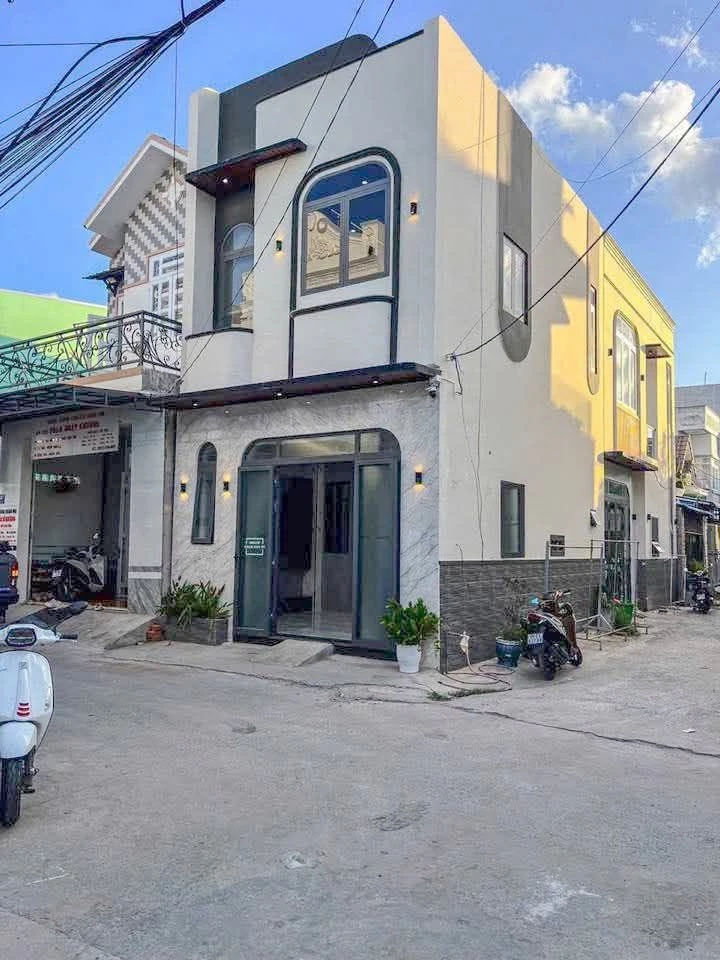 Bán nhà lầu mới góc 2 mặt tiền 40m2 KDC Mặt Trời Đỏ, Nguyễn Văn Cừ, Cần Thơ - Ảnh 1
