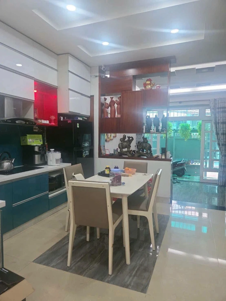 Bán nhà 3 tầng 4.5x15m hẻm 4m Lý Thường Kiệt giáp Quận 10, giá 8.4 tỷ - Ảnh thu nhỏ 3