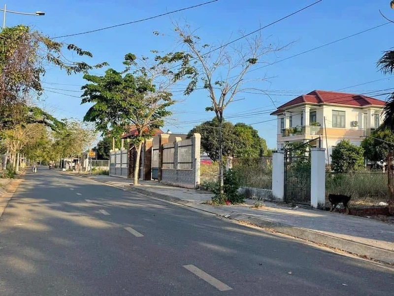 Bán đất mặt tiền đường nhựa số 9 Long Phước, 279m2, Thủ Đức