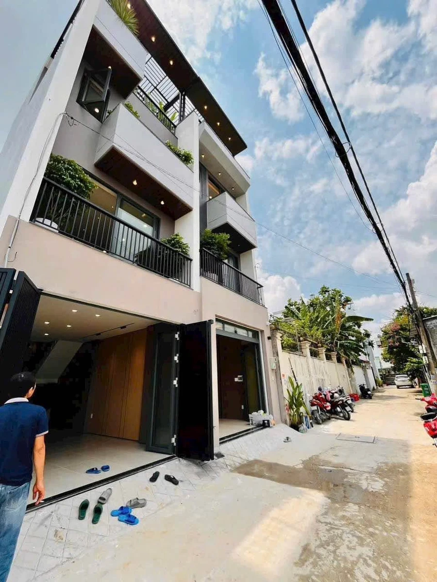 Bán nhà 1 trệt 2 lầu sân thượng 3PN 4WC đường An Phú Đông 33, Quận 12 giá 5,78 tỷ - Ảnh thu nhỏ 5