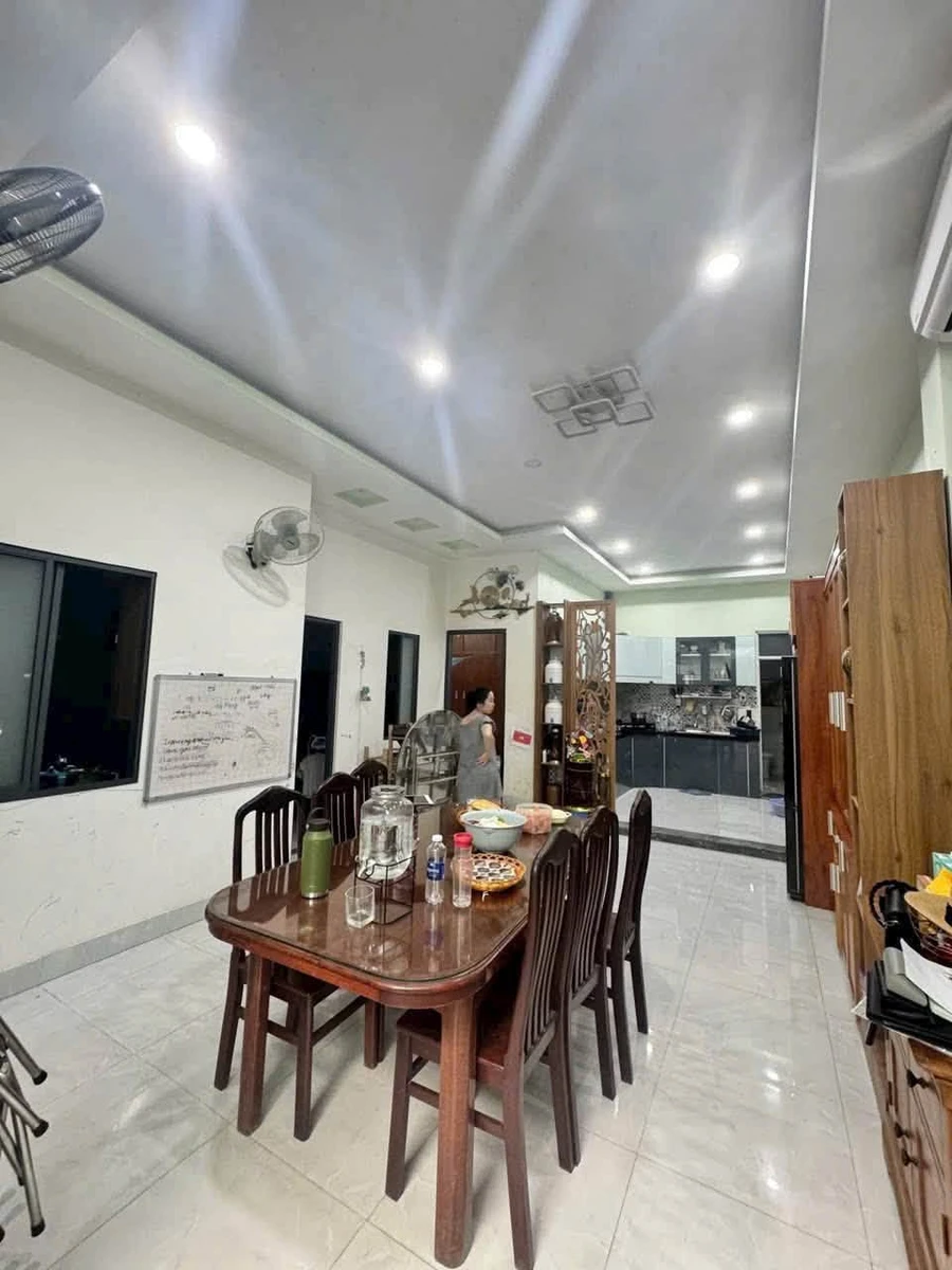 Bán nhà Linh Trung Thủ Đức 200m2, 12 tỷ 5 - Ảnh thu nhỏ 4