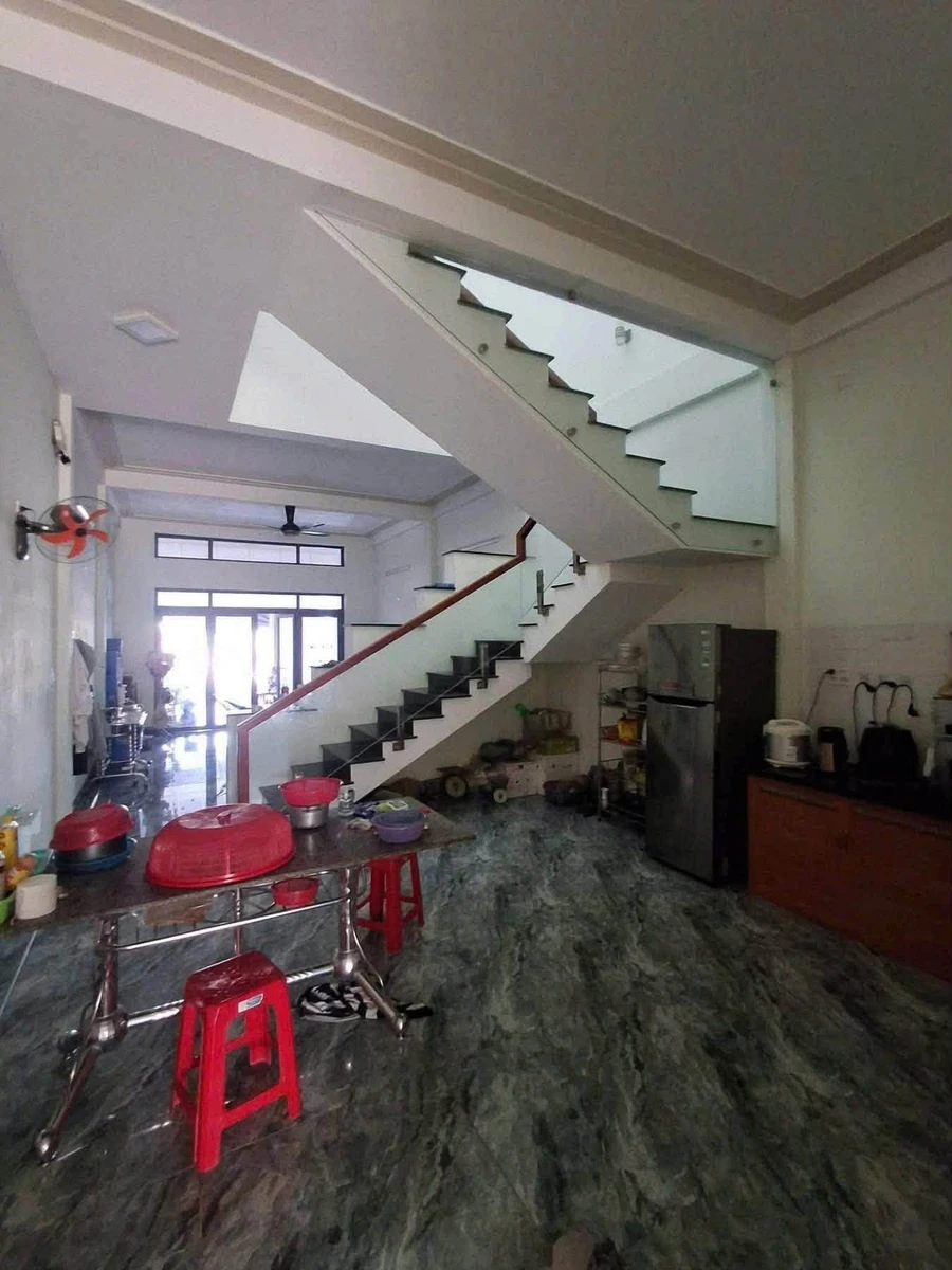 Bán nhà mặt tiền Hùng Vương Quy Nhơn 104m2, 3PN 5.2 tỷ - Ảnh thu nhỏ 2
