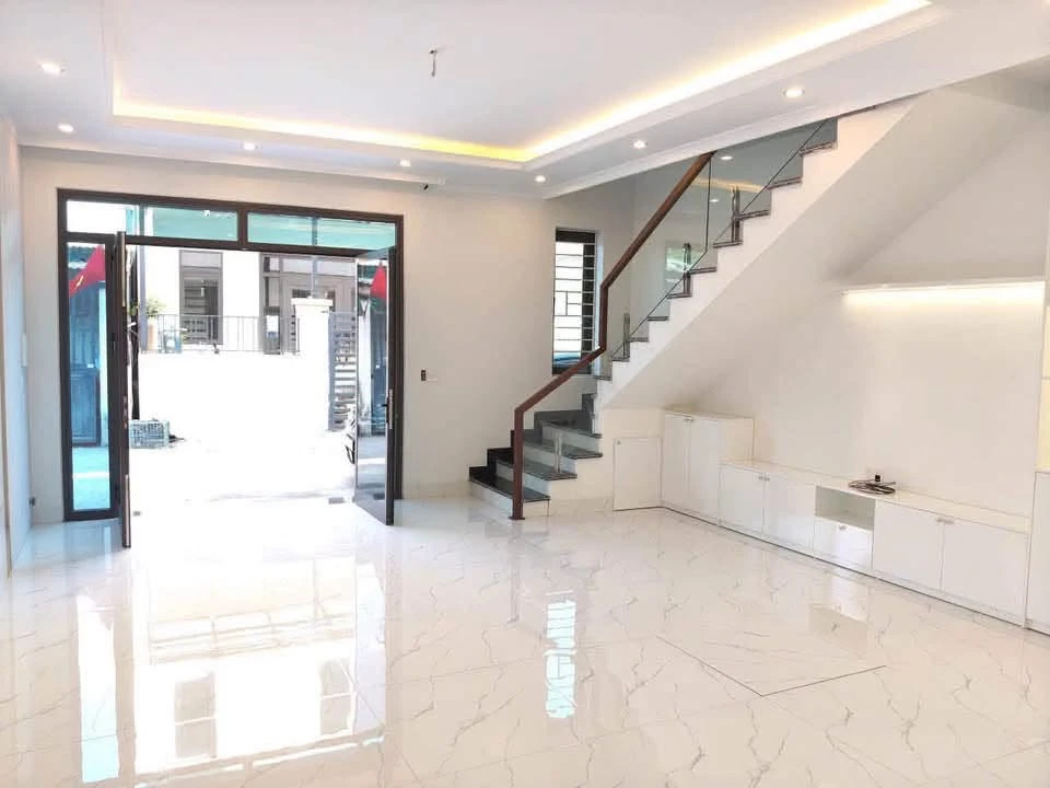 Bán nhà 3.5 tầng 4PN 5WC 55m² mặt tiền 6m Cao Thắng - Ảnh thu nhỏ 4