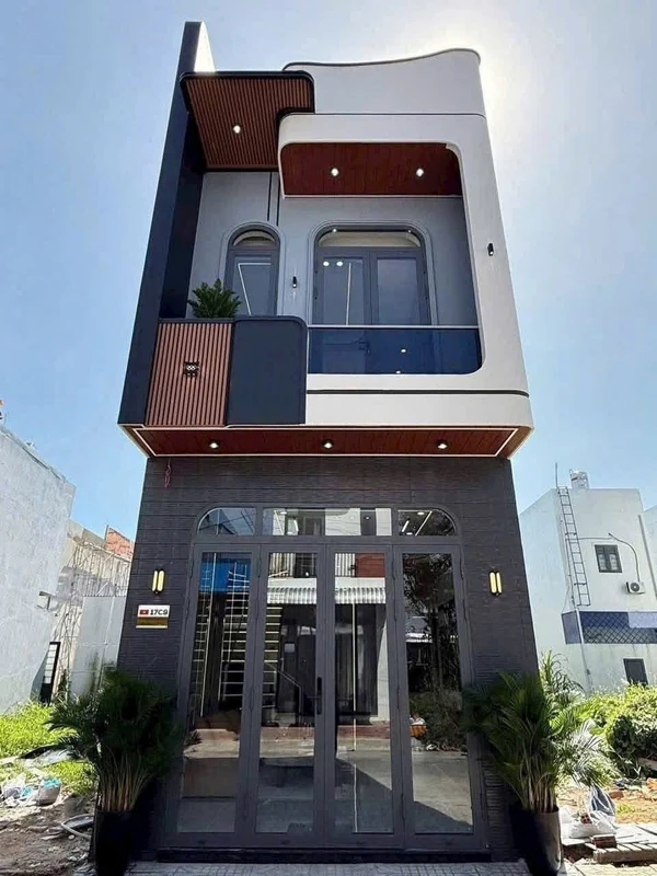 Bán nhà 1 trệt 2 lầu 120m2, 3 phòng ngủ, gần BV Hoàn Mỹ, Thủ Dầu Một, Bình Dương