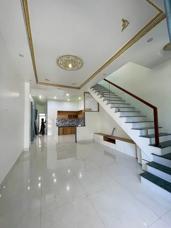 Nhà bán 3 tầng 4 phòng ngủ 125m² Quảng Ngãi