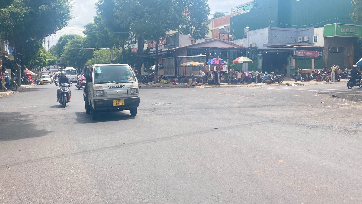 Bán nhà mặt tiền Nguyễn Thị Minh Khai, 96.6m², 10 tỷ - Ảnh thu nhỏ 2
