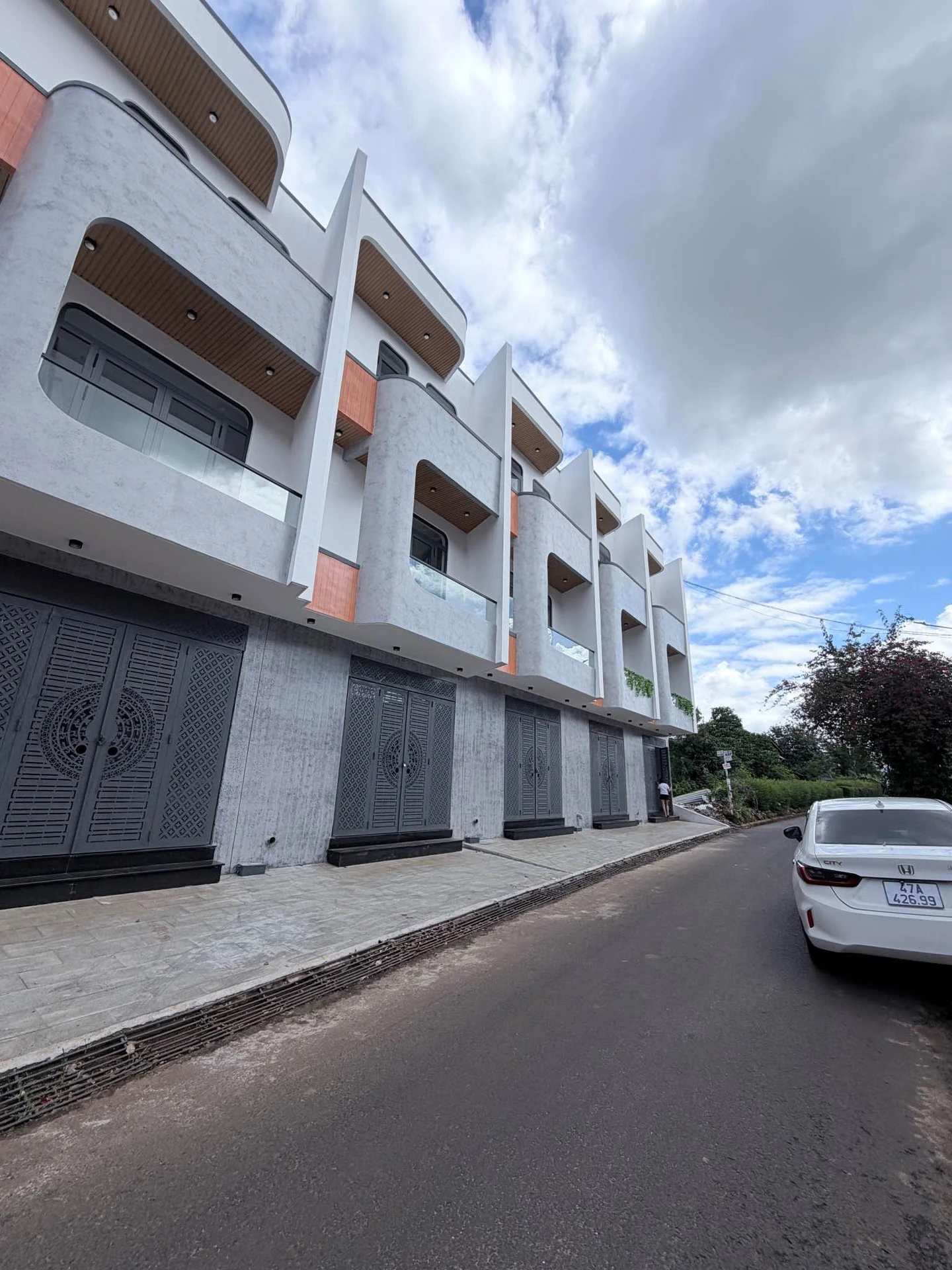 Bán nhà 3 tầng mặt tiền Lương Thế Vinh 170m² Quận 12 - Ảnh 1