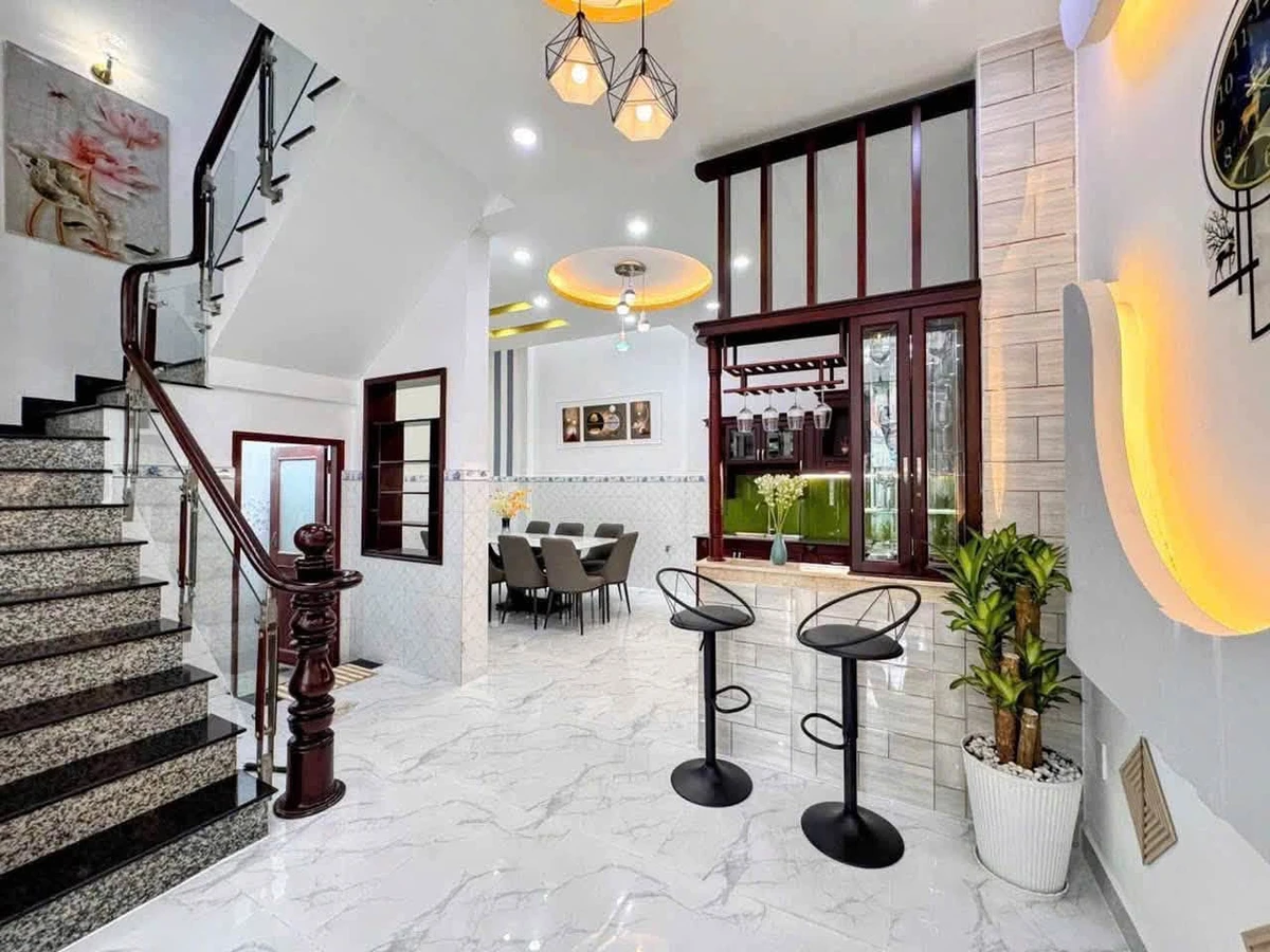 Bán nhà mặt tiền kinh doanh kiểu biệt thự sân vườn 6x16m, 3 tầng, 8,9 tỷ, Tân Phú - Ảnh thu nhỏ 2