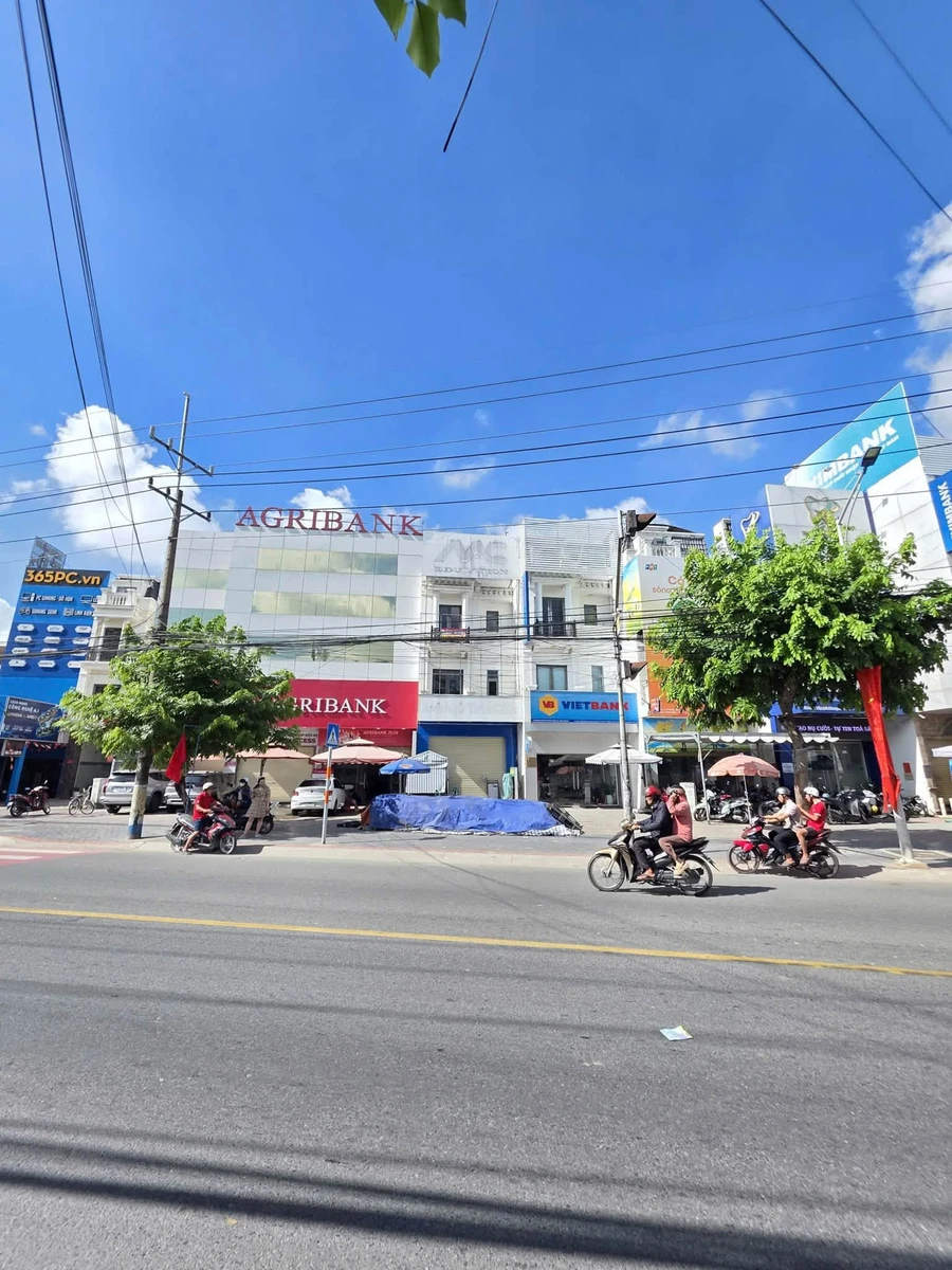 Bán nhà mặt tiền 122 m² sầm uất Thuận An, Bình Dương - Ảnh thu nhỏ 3