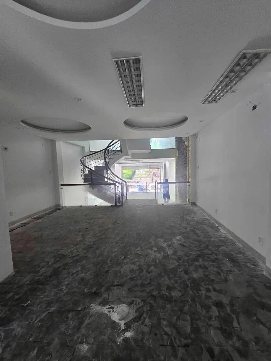 Cho thuê nhà mặt tiền Lý Thái Tổ Quy Nhơn 100m2 - Ảnh thu nhỏ 4