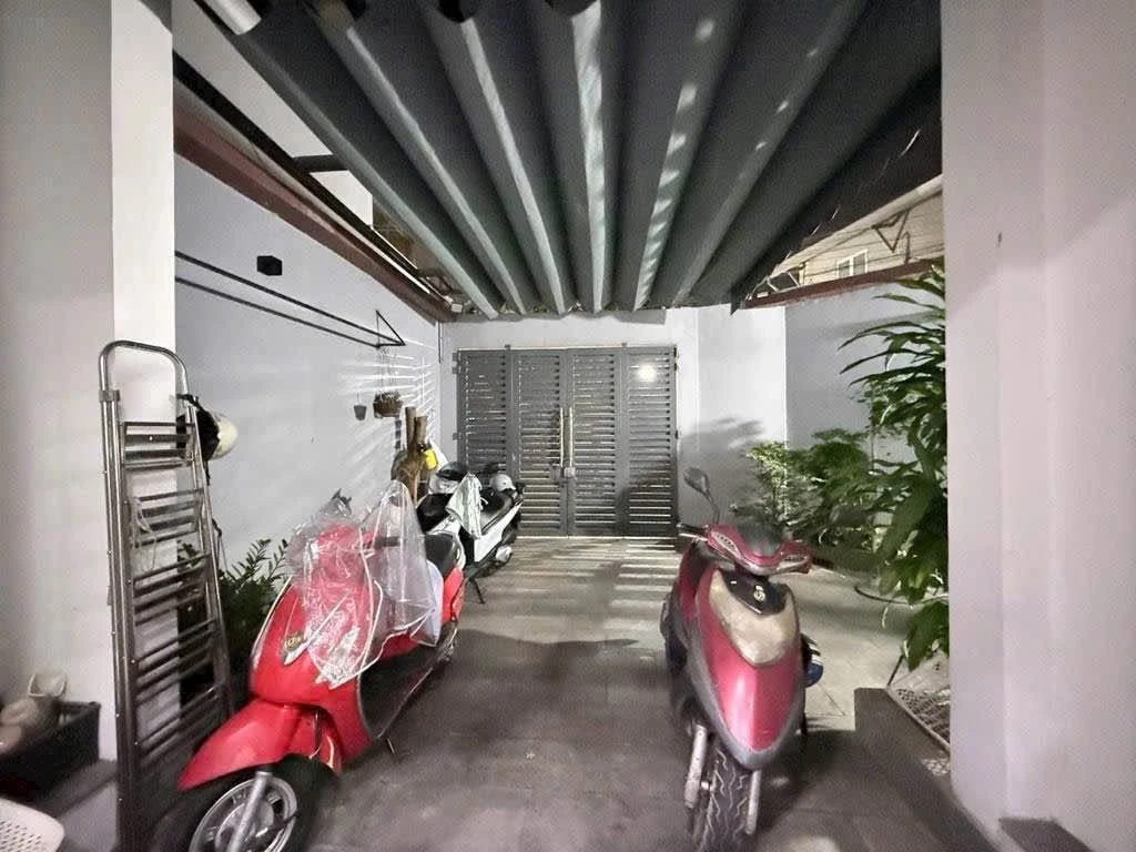 Bán nhà 2 tầng sân vườn 140m2 ngang 10m, đường xe tải, Linh Đông, Thủ Đức, giá 12,5 tỷ - Ảnh thu nhỏ 3