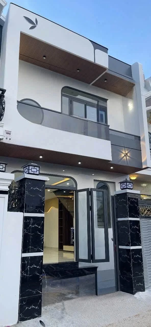 Bán nhà 1 trệt 1 lầu 120m² 3PN Diên Khánh 3 tỷ 180 triệu - Ảnh 1