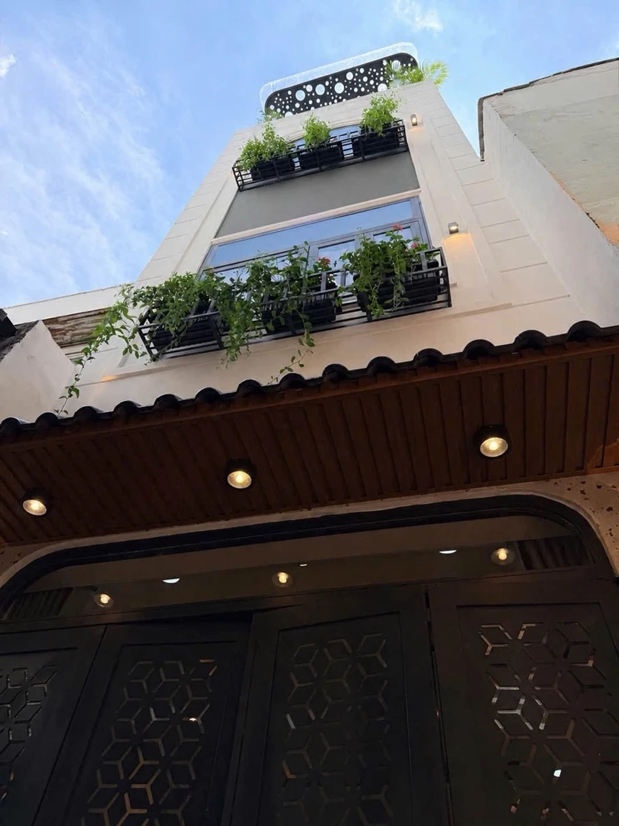Bán nhà 5 tầng, 100m2, 3 phòng ngủ, Huỳnh Văn Bánh, Phú Nhuận - Ảnh 1