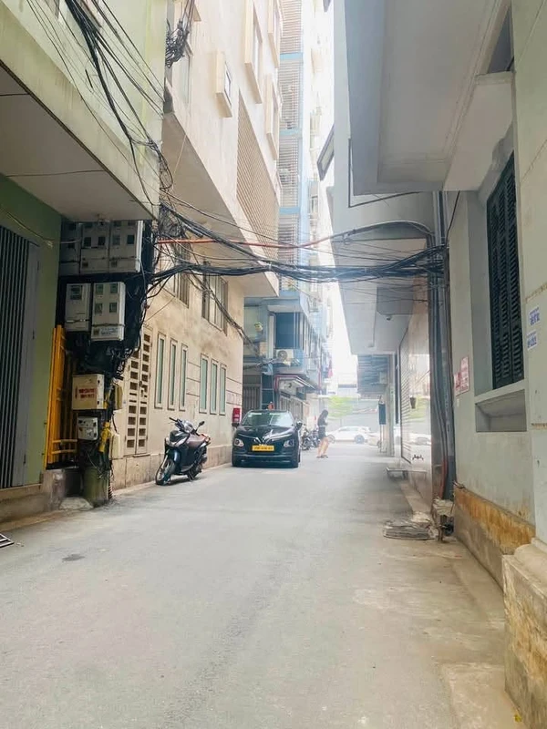 Bán nhà phố 40m Trần Quốc Hoàn 13.9 tỷ