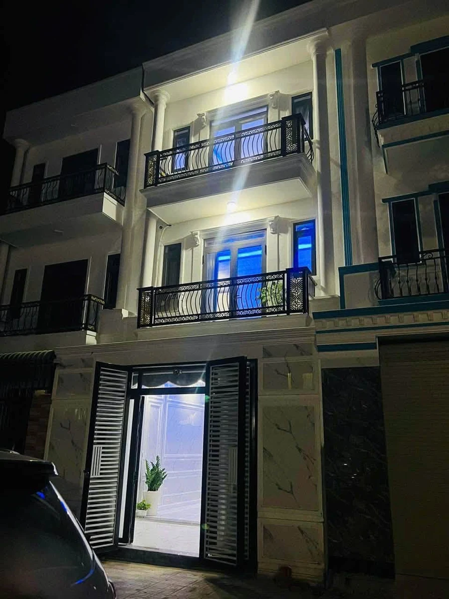 Bán nhà 1 trệt 2 lầu 75m² 4PN, Tân Uyên - 2.7 tỷ - Ảnh 1