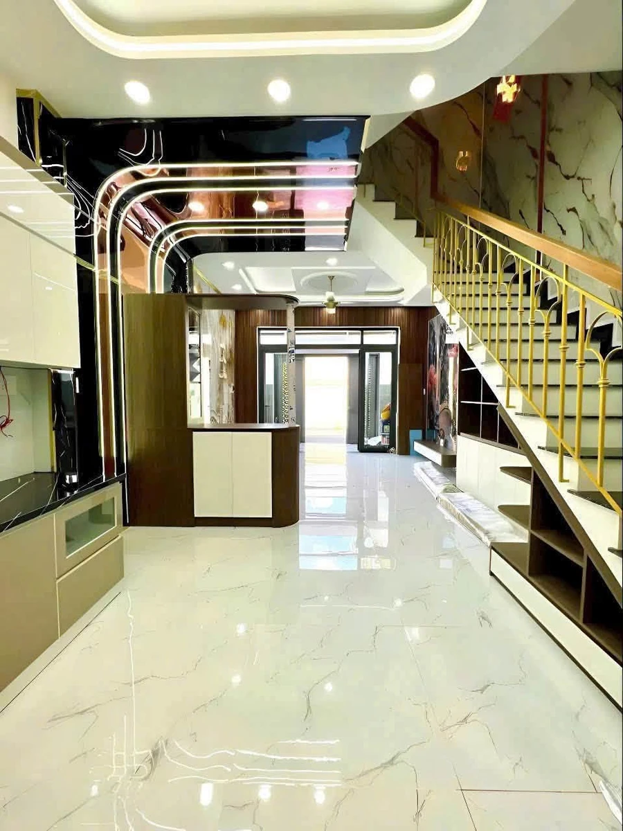 Bán nhà 4 phòng ngủ 119.6m² Nguyễn Duy Trinh, Quận 9 - Ảnh 1