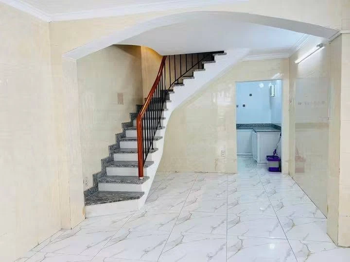 Bán nhà 2 tầng 30m² mặt ngõ Hồ Sen 1,7 tỷ - Ảnh thu nhỏ 4