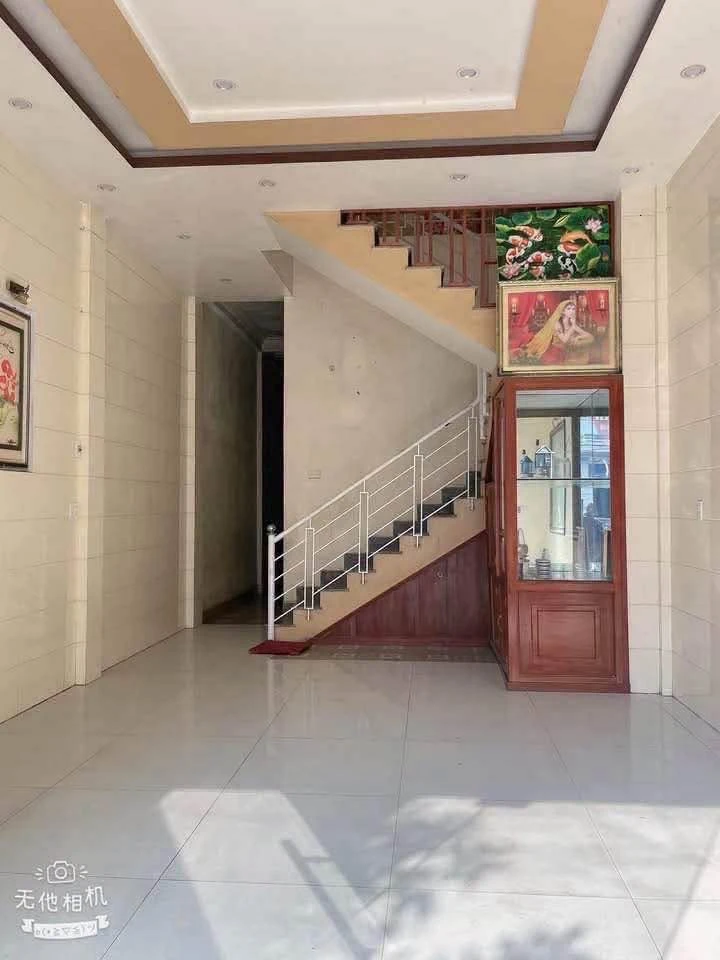 Bán nhà 2 tầng mặt tiền Lê Duẩn 160m² 2 tỷ Quận 1 - Ảnh 1