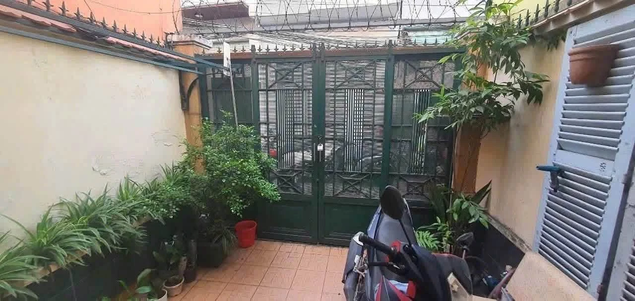 Bán nhà 2 tầng 52m² đường Cách Mạng Tháng 8, Quận 10, giá 6,7 tỷ - Ảnh 1