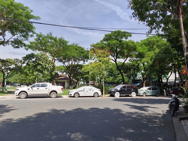 Bán đất mặt tiền đường Mai Lão Bạng 273m2, Hải Châu, Đà Nẵng, giá 17 tỷ