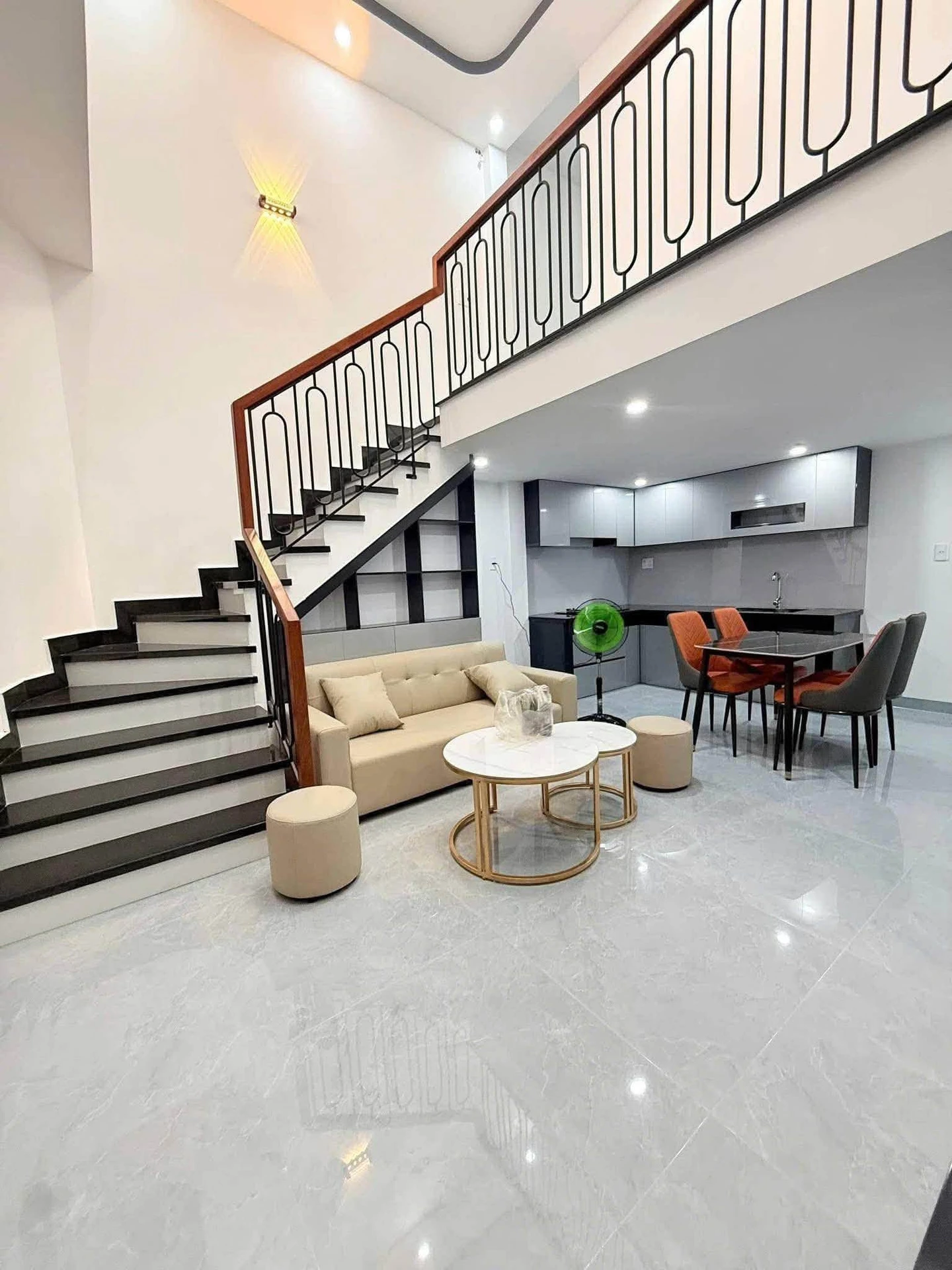 Bán nhà gác lửng 56m² 3PN 2WC Tôn Đản - Ảnh 1
