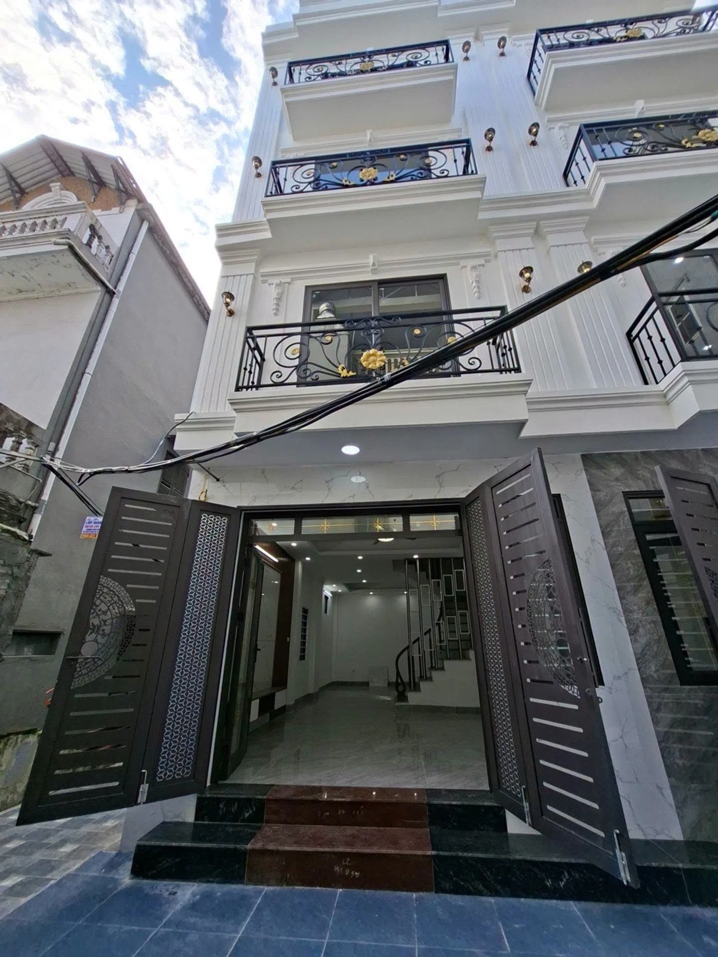 Bán nhà 4 tầng 65m2 lô góc phố Đức Giang, 8 tỷ - Ảnh 1