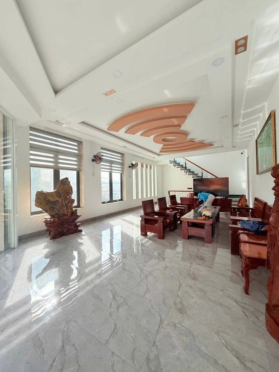 Cho thuê tòa nhà 5 tầng 350m² mặt tiền Lê Duẩn - Ảnh thu nhỏ 3