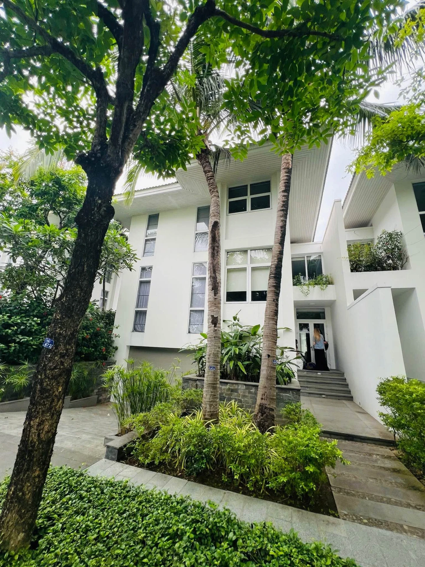 Bán villa mặt biển Mỹ Khê 300m² 5PN có bể bơi - Ảnh 1