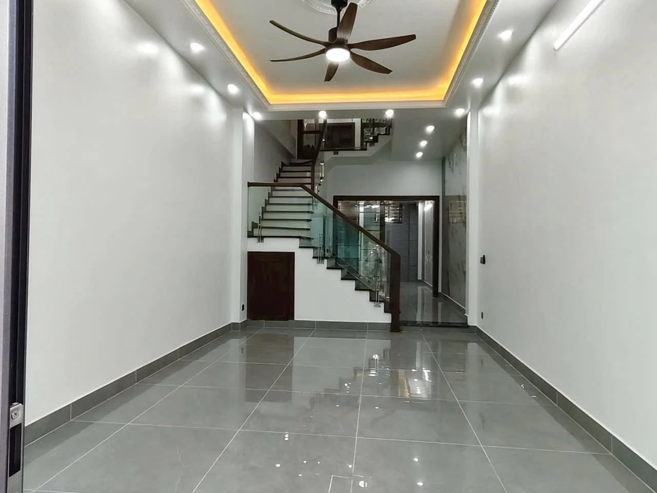Bán nhà 4 tầng 3PN 68m2 gần KĐT Đỉnh Long - Ảnh 1