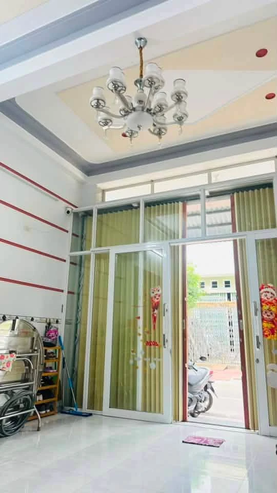 Bán nhà 3 tầng mặt tiền 60m² 3PN 2WC tại Nhơn Bình, Quy Nhơn, giá dưới 3 tỷ - Ảnh 1