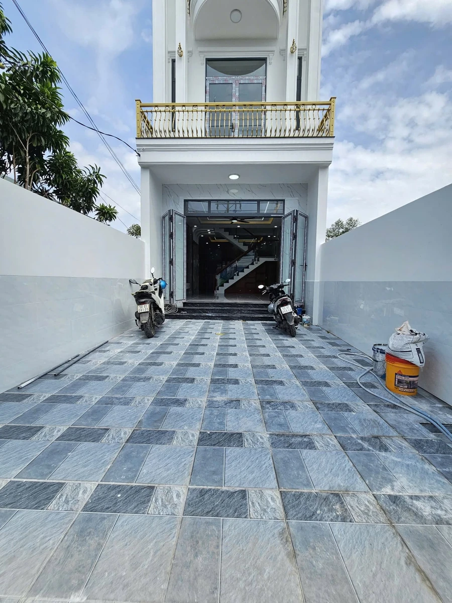 Bán nhà 1 trệt 2 lầu 93,1m2 giá 7 tỷ 200 Dĩ An - Ảnh thu nhỏ 3