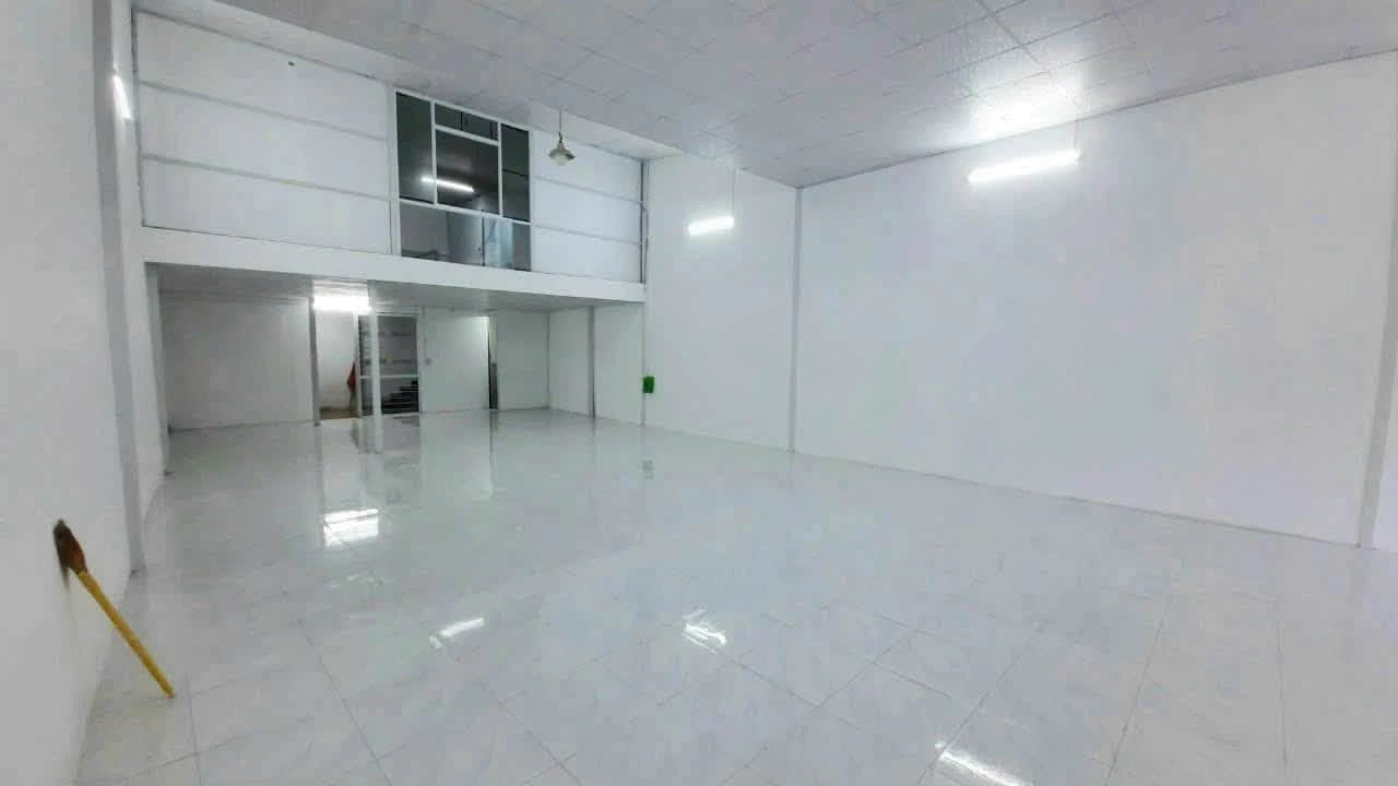 Cho thuê nhà nguyên căn mặt tiền 176m² Quận 7 - Ảnh 1