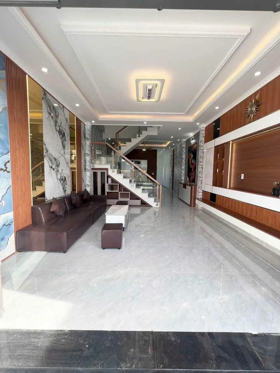 Bán nhà 1 trệt 1 lầu 4 phòng ngủ 110m2 Bến Lức Long An - Ảnh thu nhỏ 2