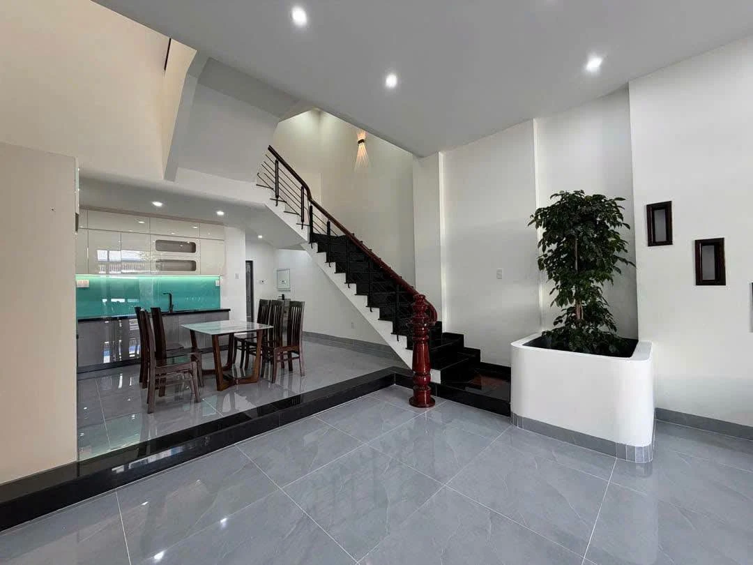 Bán nhà 3,5 tầng mặt tiền Ngô Thị Liễu, 5PN, 82,5m², 10,95 tỷ, Đà Nẵng - Ảnh thu nhỏ 3