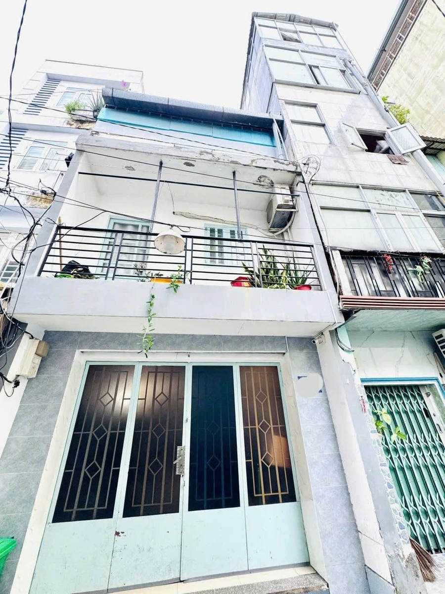 Bán nhà hẻm sát HXH sau Vạn Hạnh Mall 3,9x9m giá nhỉnh 5 tỷ Quận 10 - Ảnh 1