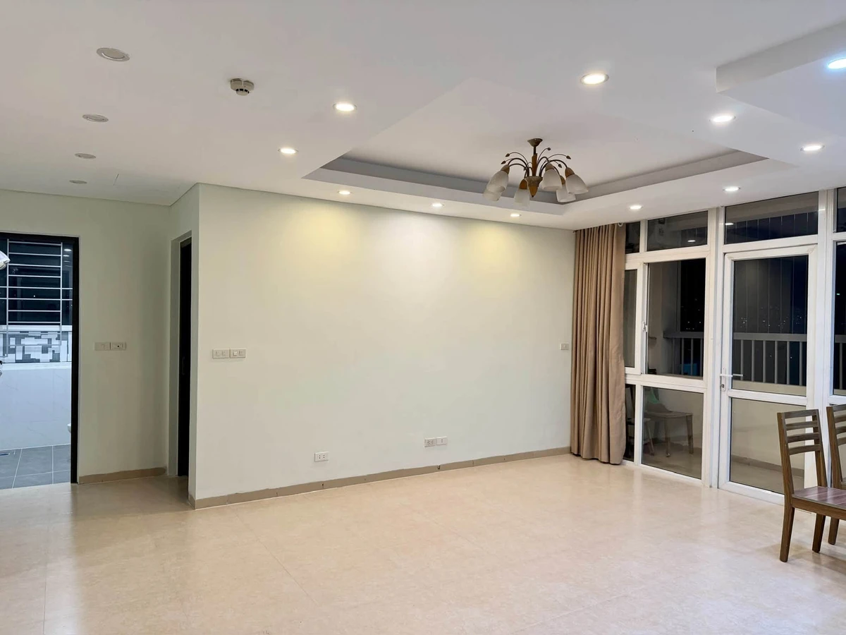 Cho thuê căn hộ 2 phòng ngủ 88m2 tại Hoàng Văn Thái - Ảnh 1