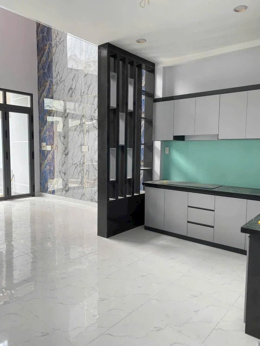 Bán nhà 1 trệt 1 lửng 5x17m, 3PN, hẻm ô tô, Phường Lái Thiêu, giá 4,39 tỷ - Ảnh thu nhỏ 2