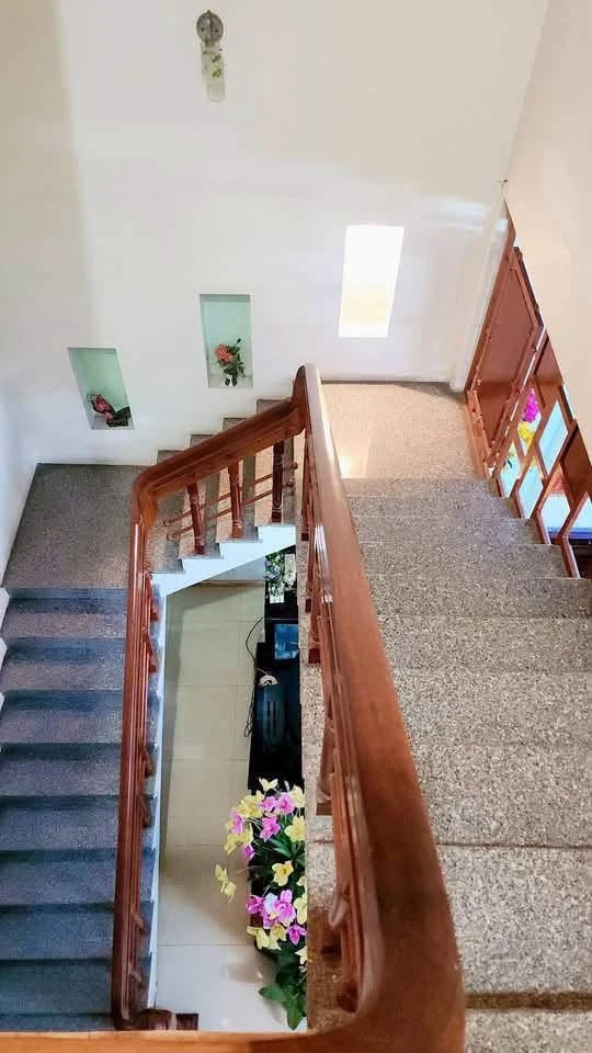Bán nhà 3 tầng mặt tiền Lê Trung Đình 100m², 6,8 tỷ - Ảnh thu nhỏ 4