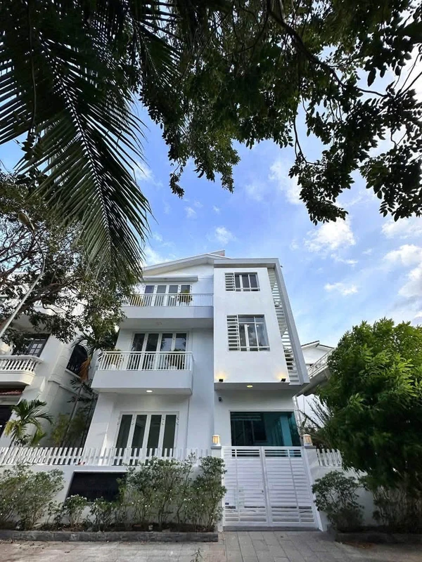 Biệt thự biển Nha Trang 180m² sổ hồng riêng giá 25 tỷ