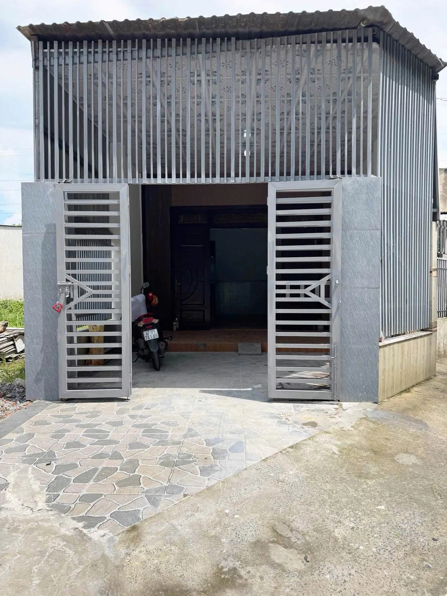 Bán nhà 3PN 2WC 100m2 Hòa Phú Bình Dương 1,99 tỷ - Ảnh 1